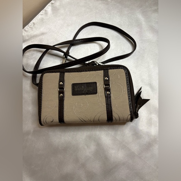Thirty-one organizing wallet with removable crossbody strap,, 2 zippered sect - Picture 1 of 5